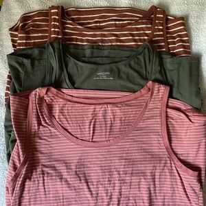 Lot of 3 maternity tank tops size XL